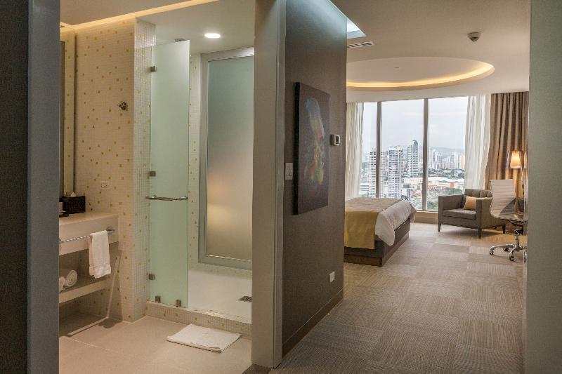 Americas Golden Tower Hotel 5*